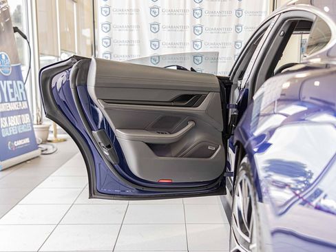 Used 2021 Porsche Taycan 4S w/ Premium Package image 36