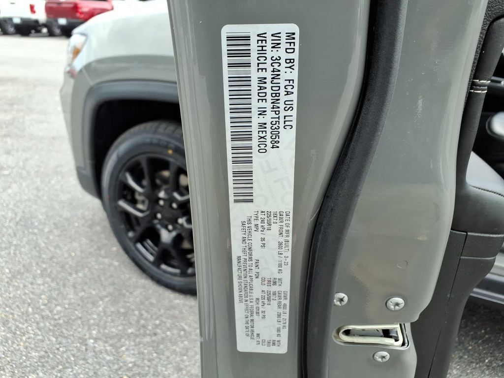 Used 2023 Jeep Compass Latitude AWD/4WD image 30