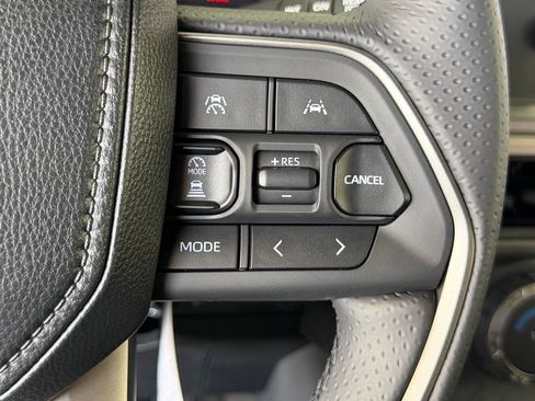New 2026 Toyota 4Runner SR5 AWD/4WD image 21