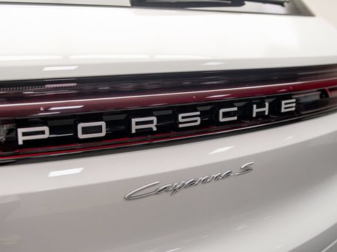 Used 2025 Porsche Cayenne S AWD/4WD image 36