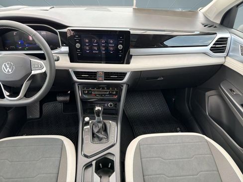 New 2026 Volkswagen Taos SE FWD image 28
