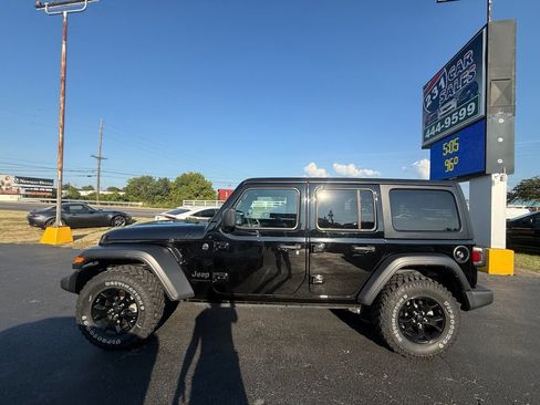 Used 2023 Jeep Wrangler Unlimited Sport AWD/4WD image 7