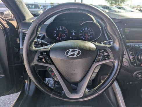 Used 2016 Hyundai Veloster Turbo FWD image 13