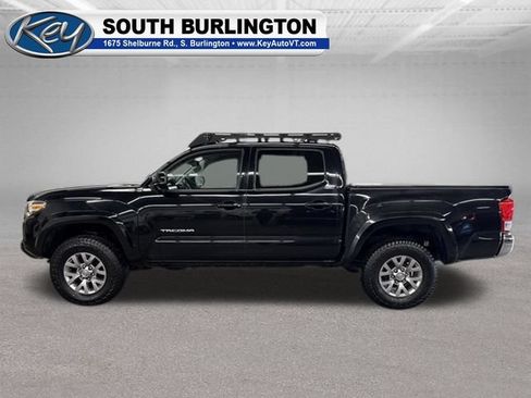Used 2017 Toyota Tacoma SR5 w/ Tow Package AWD/4WD image 4