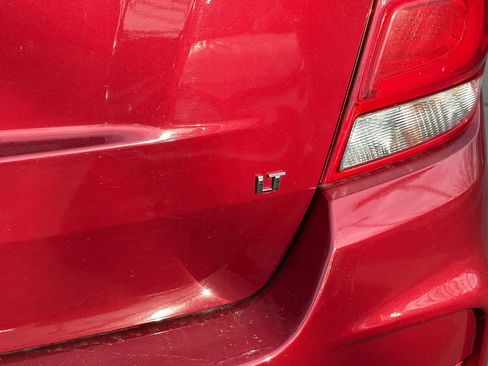 Used 2019 Chevrolet Trax LT w/ LT Convenience Package image 28