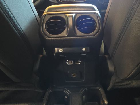 Used 2023 Jeep Wrangler Unlimited Sahara AWD/4WD image 27