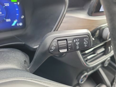 Used 2020 Ford Escape Titanium image 32