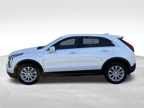 Used 2023 Cadillac XT4 Luxury w/ Cold Weather Package FWD image 32