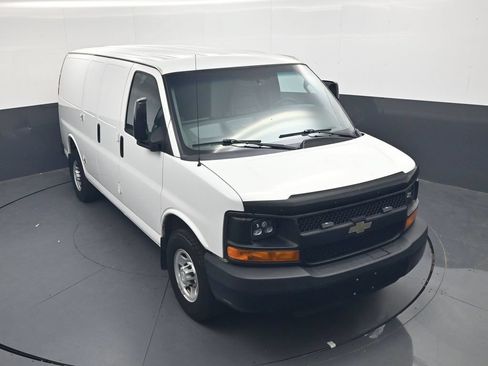 Used 2016 Chevrolet Express 2500 RWD image 35