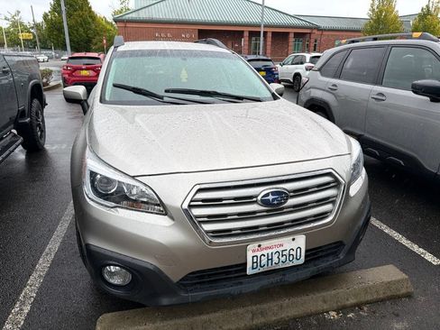 Used 2017 Subaru Outback 2.5i Premium w/ Popular Package #1 AWD/4WD image 2