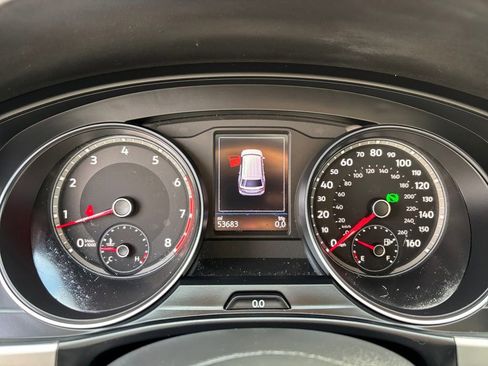 Used 2021 Volkswagen Atlas Cross Sport SE image 19