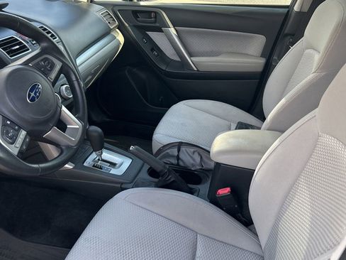 Used 2018 Subaru Forester 2.5i w/ Alloy Wheel Package AWD/4WD image 2