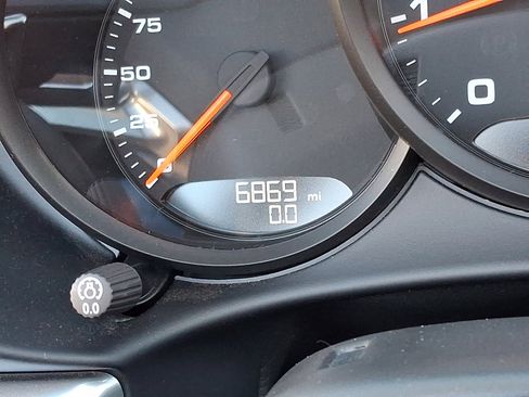 Used 2024 Porsche 718 Boxster image 18