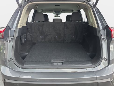 Used 2025 Nissan Rogue SV AWD/4WD image 12