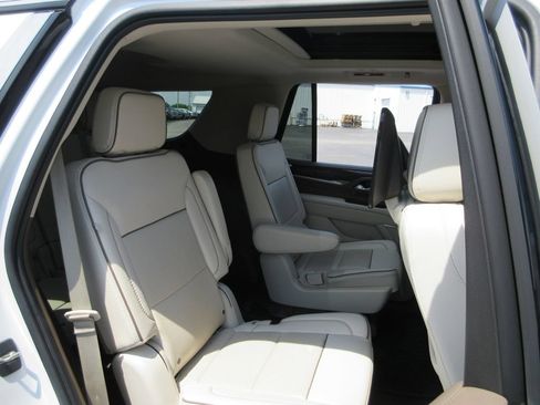 Used 2021 GMC Yukon Denali w/ Denali Ultimate Package AWD/4WD image 26