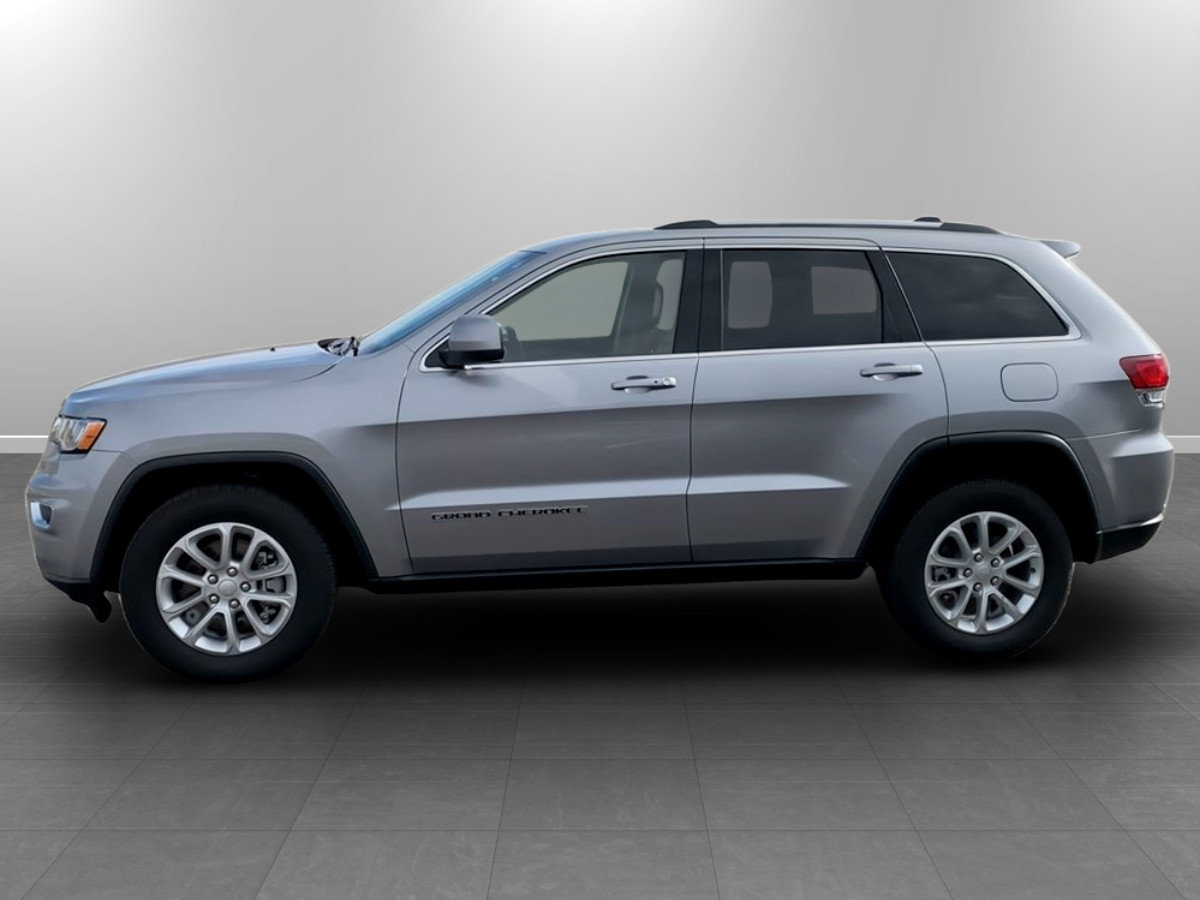 Used 2021 Jeep Grand Cherokee Laredo AWD/4WD image 4