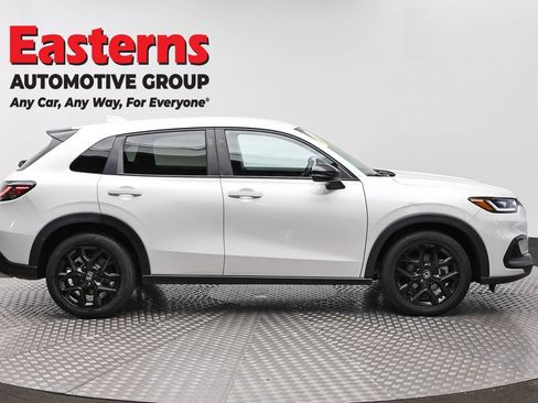 Used 2023 Honda HR-V Sport image 4