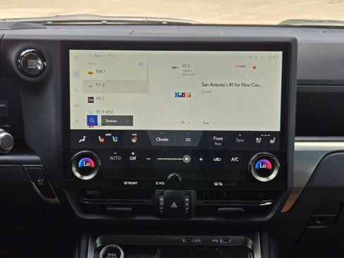 Used 2025 Lexus GX 550 w/ Cold Area Package AWD/4WD image 17