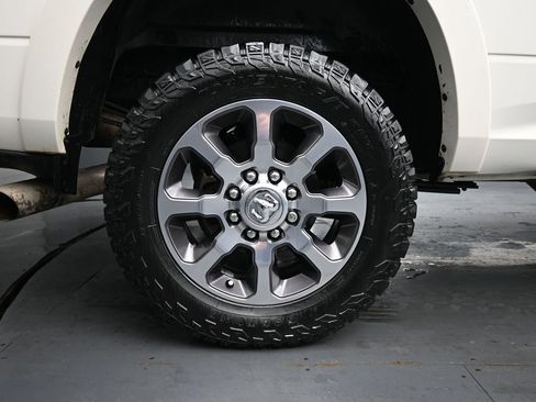 Used 2019 RAM 3500 Limited image 10