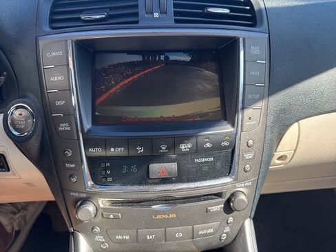 Used 2010 Lexus IS 250C image 34