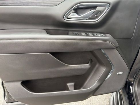 Used 2022 GMC Yukon XL SLT image 12