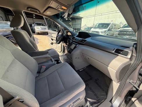 Used 2016 Honda Odyssey SE image 15