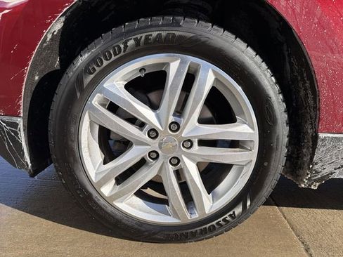 Used 2019 Chevrolet Equinox Premier image 12