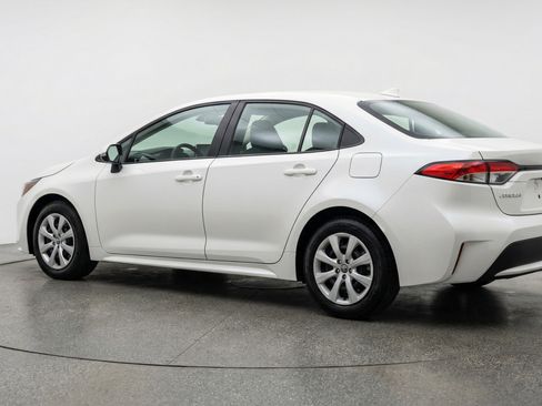 Used 2025 Toyota Corolla LE FWD image 6