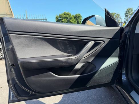 Used 2018 Tesla Model 3 Long Range RWD image 26