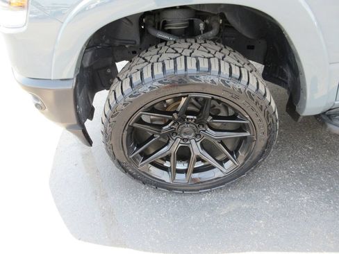 Used 2021 RAM 1500 Big Horn w/ Built-to-serve Edition AWD/4WD image 13
