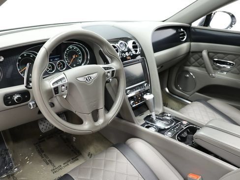 Used 2018 Bentley Flying Spur S W12 AWD/4WD image 2