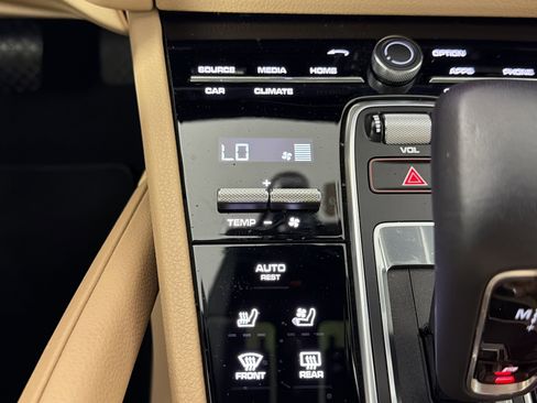 Certified 2021 Porsche Cayenne image 19