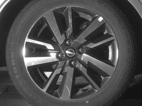 Used 2025 Nissan Versa SV image 15