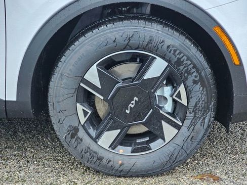 New 2026 Kia Sportage LX image 9