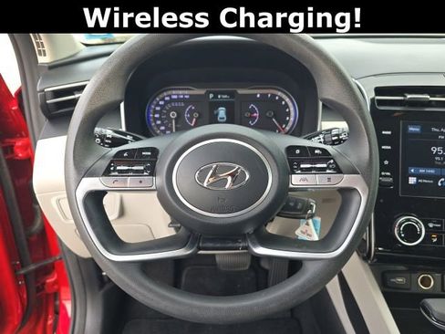 Used 2023 Hyundai Tucson SE image 9