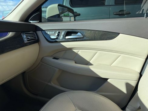 Used 2015 Mercedes-Benz CLS 400 4MATIC image 9