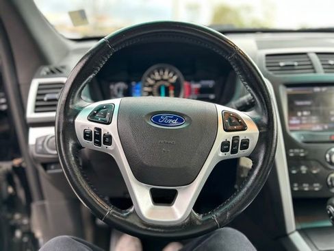 Used 2013 Ford Explorer XLT AWD/4WD image 18