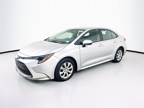 Used 2026 Toyota Corolla LE FWD image 3