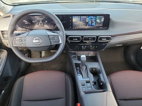 New 2026 Nissan Sentra SR w/ Floor Mat Package FWD image 4