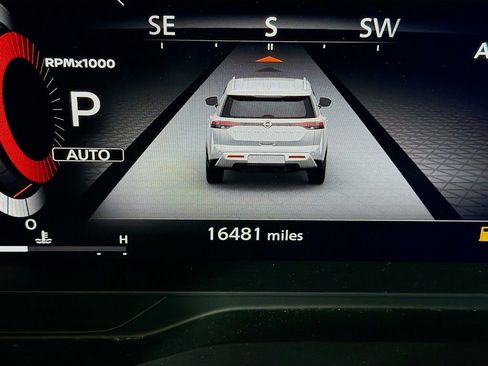 Used 2022 Nissan Pathfinder Platinum w/ Cargo Package image 37