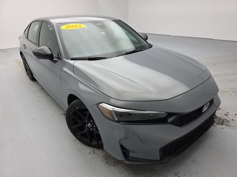 Used 2025 Honda Civic Sport image 3