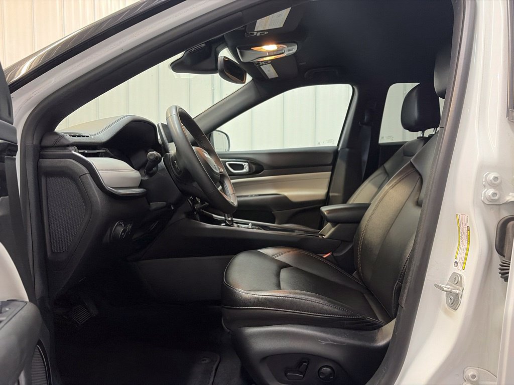 Used 2024 Jeep Compass Limited AWD/4WD image 11