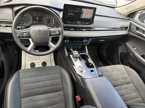 Used 2025 Mitsubishi Outlander SE FWD image 22