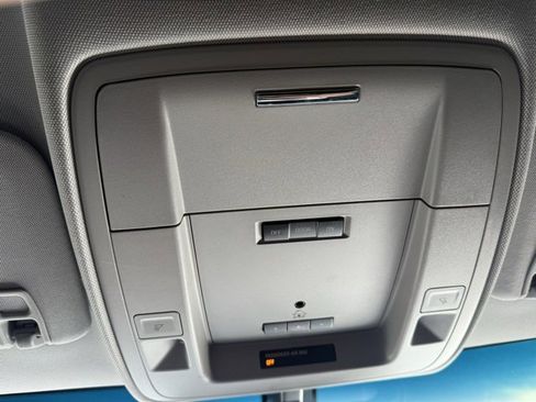 Used 2018 GMC Sierra 2500 SLT w/ Suspension Package, Off-Road image 31