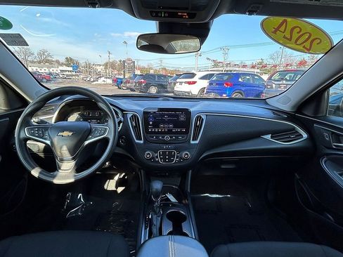 Used 2024 Chevrolet Malibu LT FWD image 19