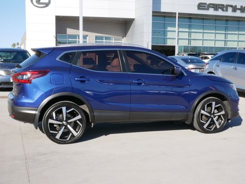 Used 2022 Nissan Rogue Sport SL w/ Premium Package image 9