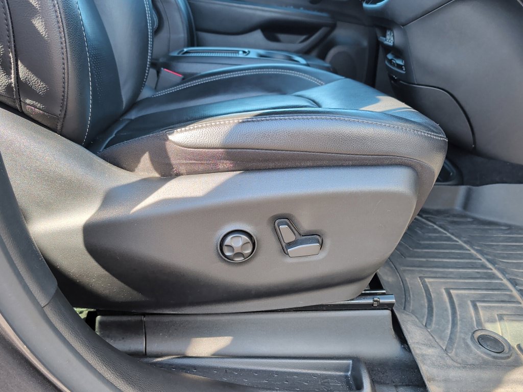 Used 2022 Chrysler Pacifica Touring-L w/ Uconnect Theater Family Group AWD/4WD image 38