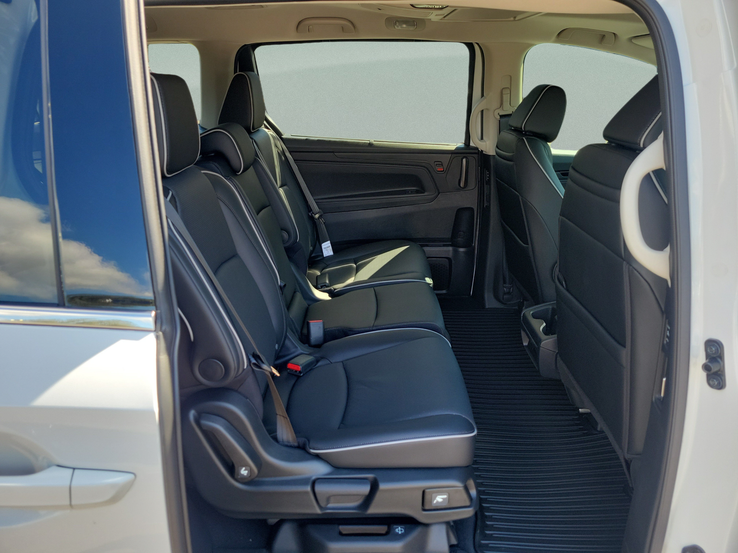 New 2027 Honda Odyssey Elite image 10