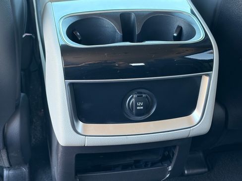 Used 2024 Kia Carnival EX FWD image 14