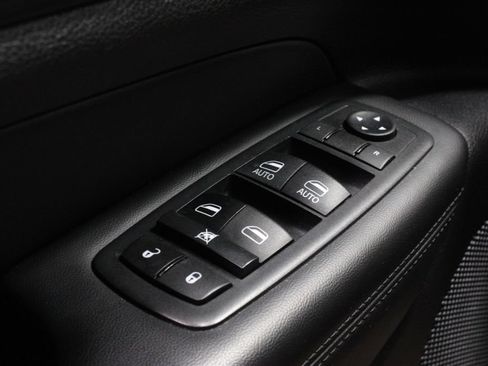 Used 2020 Jeep Grand Cherokee Laredo AWD/4WD image 25